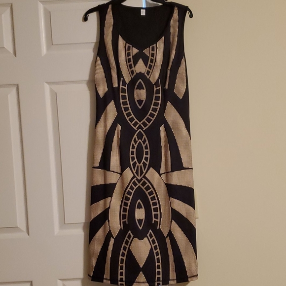 Dresses & Skirts - Pretty sleeveless dress